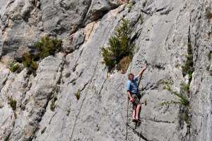 Eric leininger sur une falaise