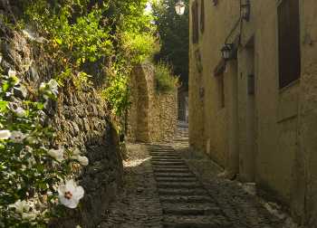 Calade de l'église à Montbrun les Bains