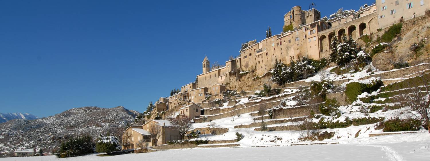 Montbrun les Bains sous la neige